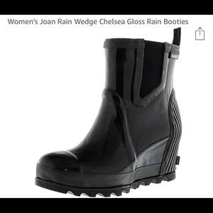 Sorel Women’s Rain Wedge Chelsea Gloss Booties